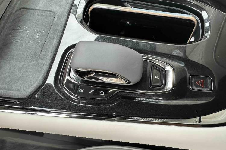Used Zeekr 009 2024 Six-Seat Executive Version 4WD 108 kWh Interior 8