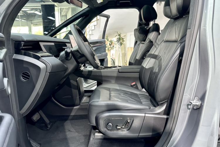 Used Zeekr 009 2024 Six-Seat Executive Version 4WD 108 kWh Interior 8