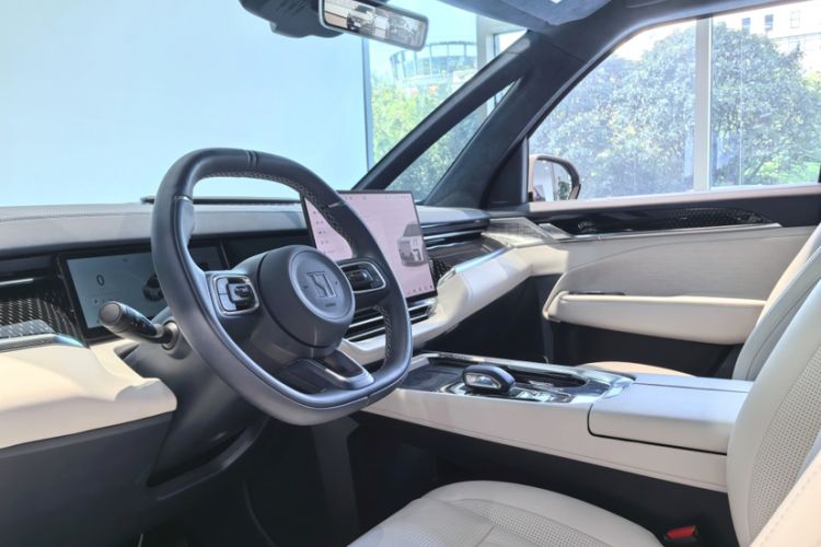 Used Zeekr 009 2024 Six-Seat Executive Version 4WD 108 kWh Interior 9