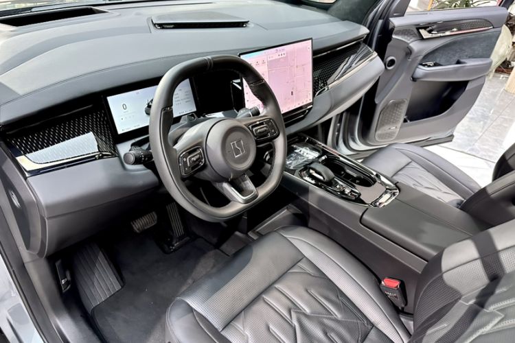 Used Zeekr 009 2024 Six-Seat Executive Version 4WD 108 kWh Interior 9