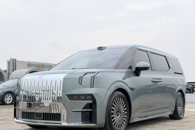 Used Zeekr 009 2024 Six-Seat Executive Version 4WD 140 kWh