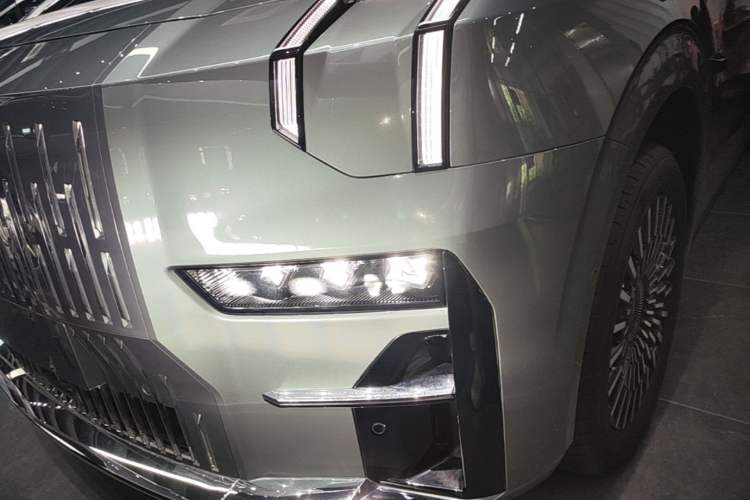 Used Zeekr 009 2024 7-Seater Walk-Through Version Four-Wheel Drive 108 kWh Left Front Headlight