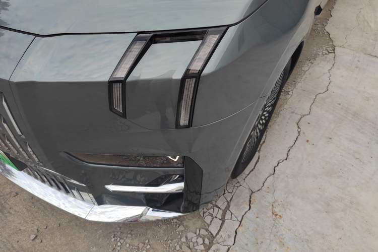 Used Zeekr 009 2024 7-Seater Aisle Version 108 kWh Left Front Headlight