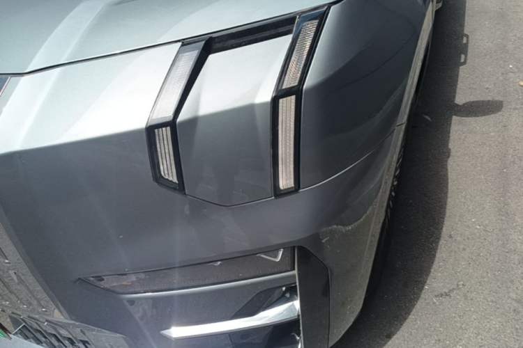 Used Zeekr 009 2024 7-Seater Aisle Version 108 kWh Left Front Headlight