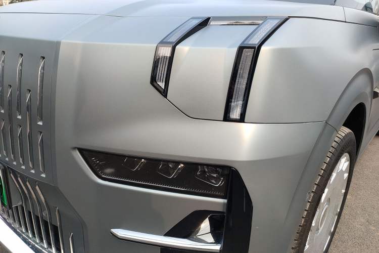 Used Zeekr 009 2024 7-Seater Walk-Through Version Four-Wheel Drive 108 kWh Left Front Headlight