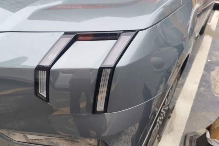 Used Zeekr 009 2024 7-Seater Walk-through Version 4WD 140 kWh Left Front Headlight