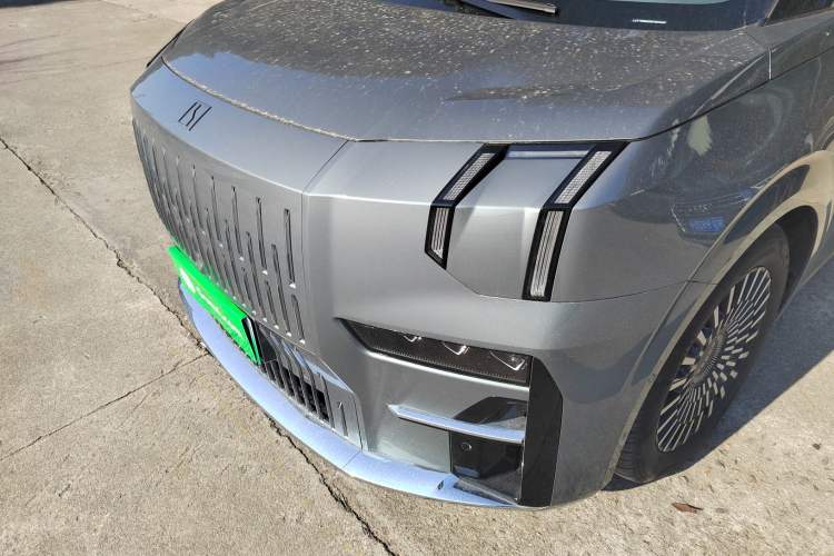 Used Zeekr 009 2024 7-Seater Aisle Version 108 kWh Left Front Headlight