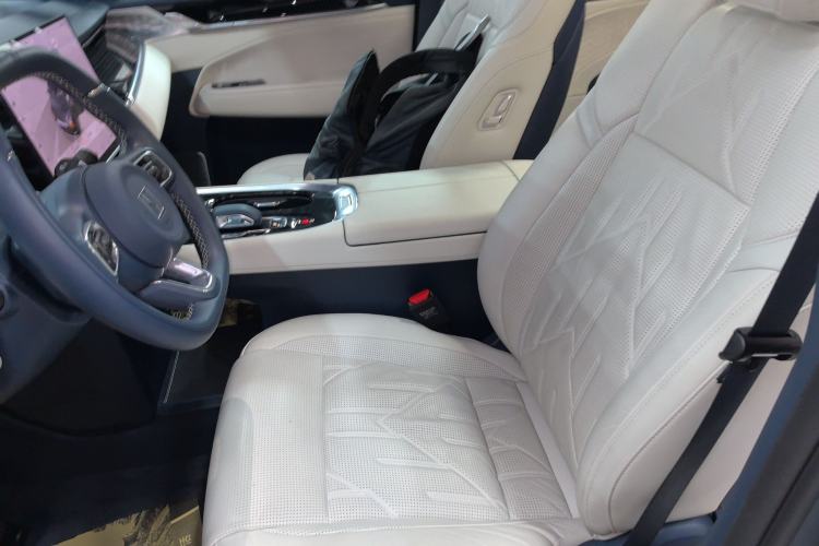 Used Zeekr 009 2024 7-Seater Walk-Through Version Four-Wheel Drive 108 kWh Left Front Seat