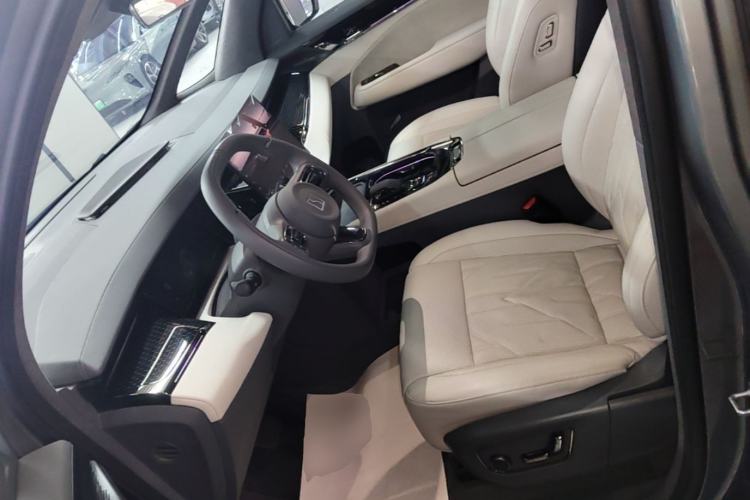 Used Zeekr 009 2024 Six-Seat Executive Version 4WD 108 kWh Left Front Seat