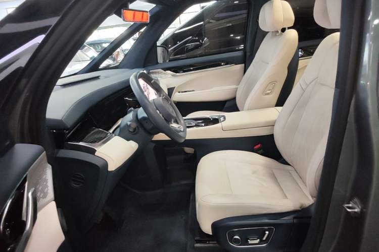 Used Zeekr 009 2024 7-Seater Walk-Through Version Four-Wheel Drive 108 kWh Left Front Seat