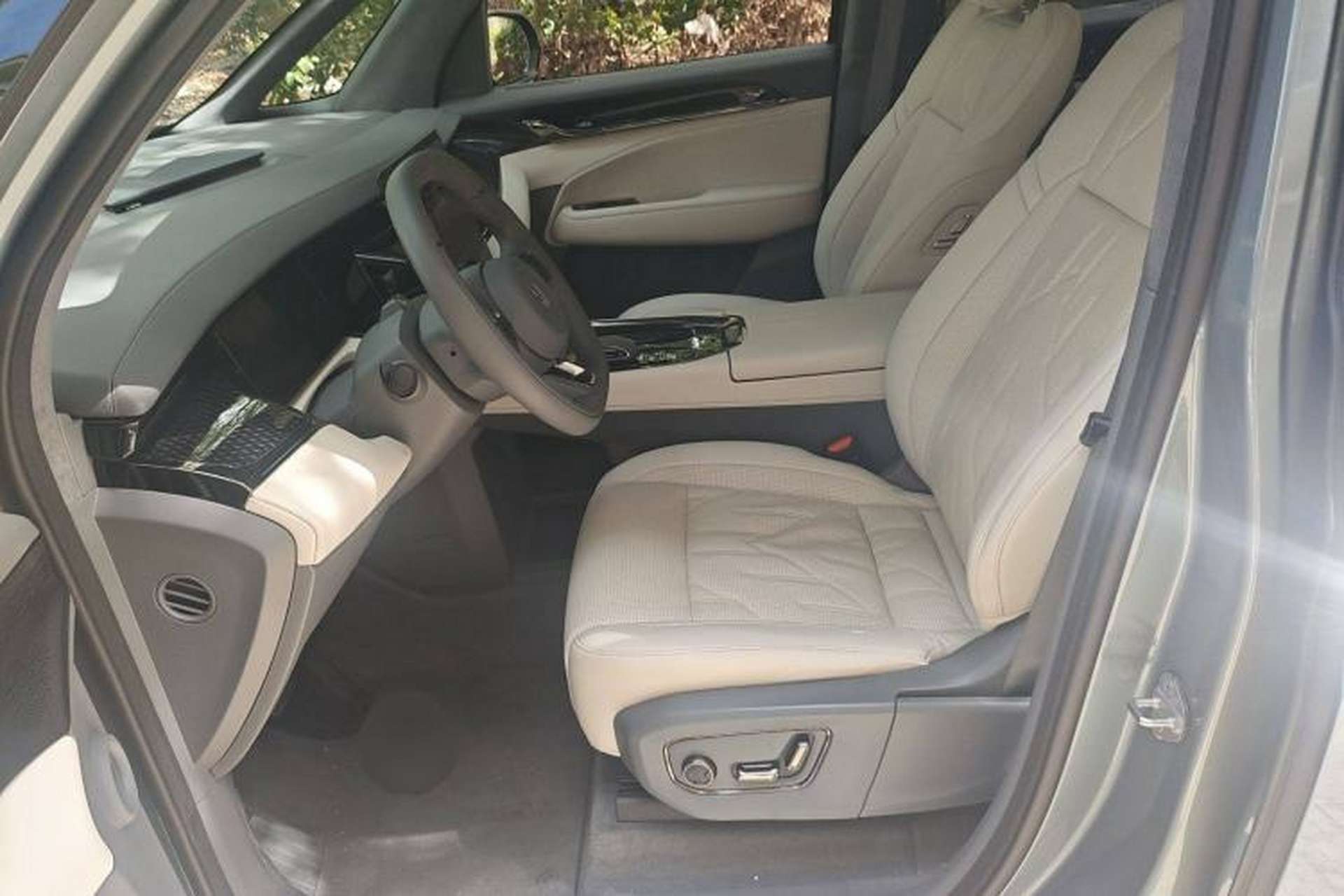 Used Zeekr 009 2024 Six-Seat Executive Version 4WD 108 kWh Left Front Seat