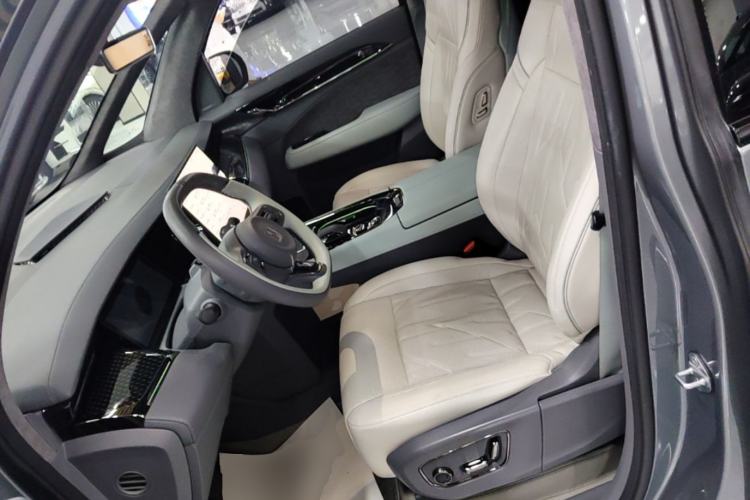 Used Zeekr 009 2024 7-Seater Aisle Version 108 kWh Left Front Seat