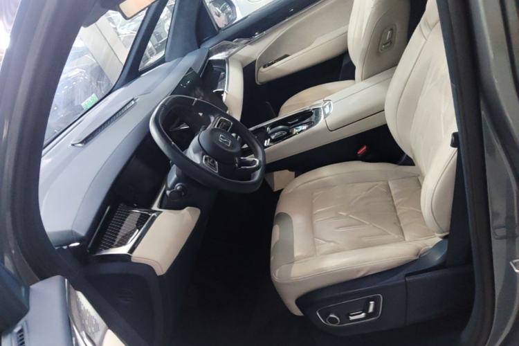 Used Zeekr 009 2024 Six-Seat Executive Version 4WD 108 kWh Left Front Seat