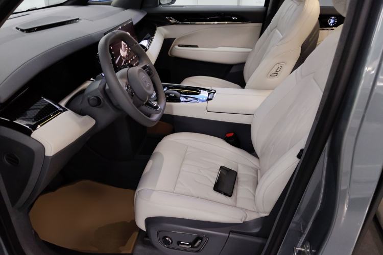 Used Zeekr 009 2024 7-Seater Walk-Through Version Four-Wheel Drive 108 kWh Left Front Seat