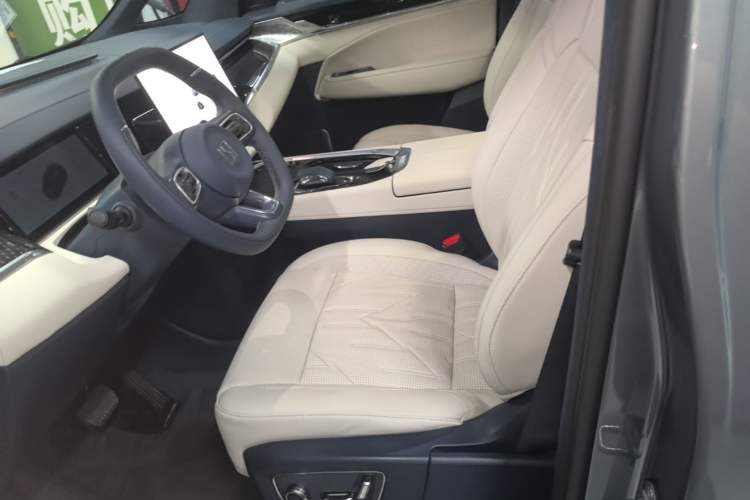 Used Zeekr 009 2024 Six-Seat Executive Version 4WD 140 kWh Left Front Seat