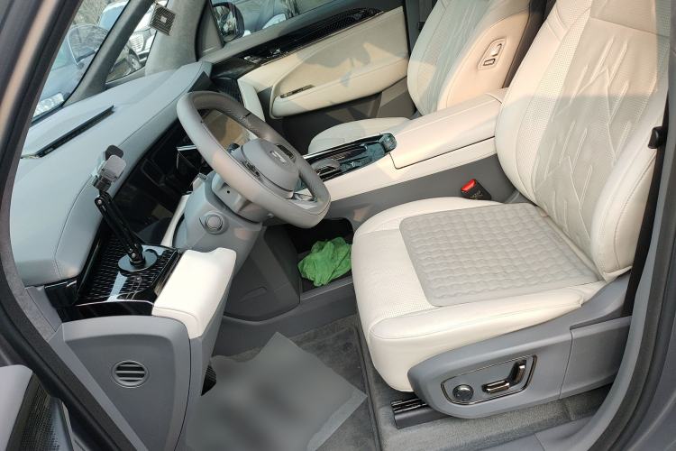 Used Zeekr 009 2024 7-Seater Walk-Through Version Four-Wheel Drive 108 kWh Left Front Seat