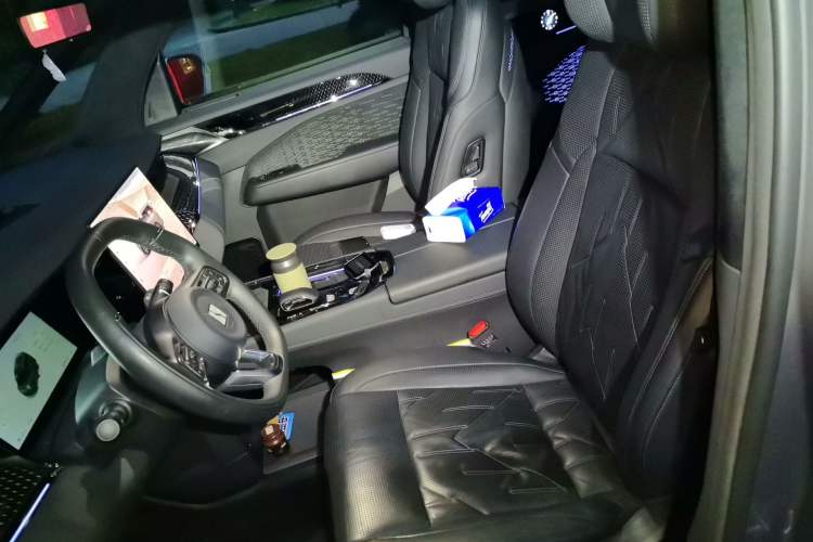Used Zeekr 009 2024 Six-Seat Executive Version 4WD 108 kWh Left Front Seat