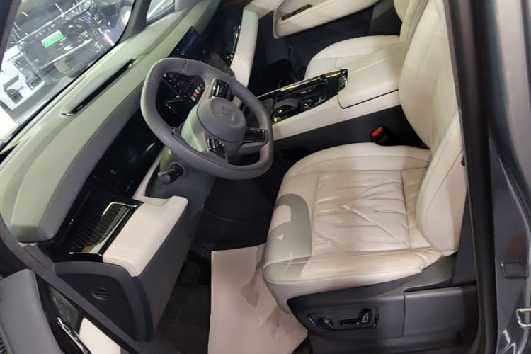 Used Zeekr 009 2024 Six-Seat Executive Version 4WD 140 kWh Left Front Seat
