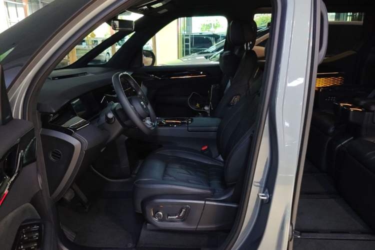 Used Zeekr 009 2024 Six-Seat Executive Version 4WD 108 kWh Left Front Seat