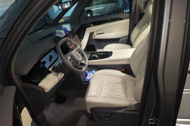 Used Zeekr 009 2024 7-Seater Walk-Through Version Four-Wheel Drive 108 kWh Left Front Seat