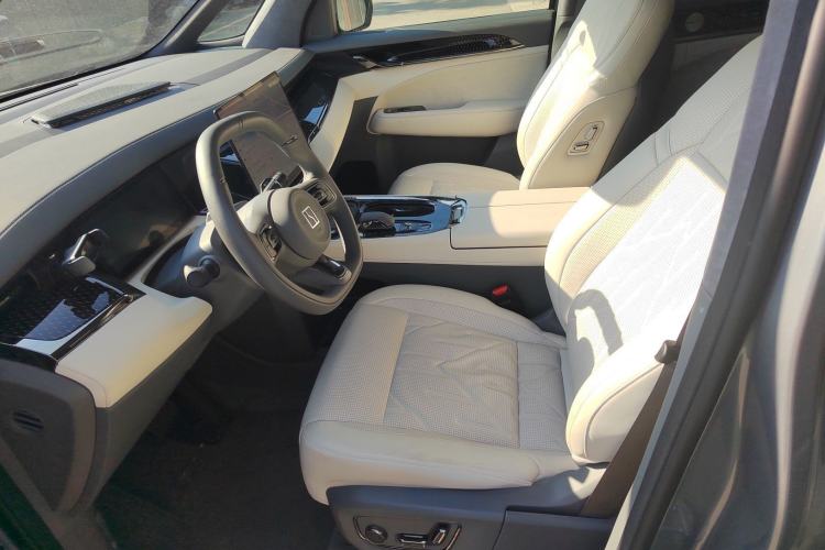 Used Zeekr 009 2024 7-Seater Aisle Version 108 kWh Left Front Seat