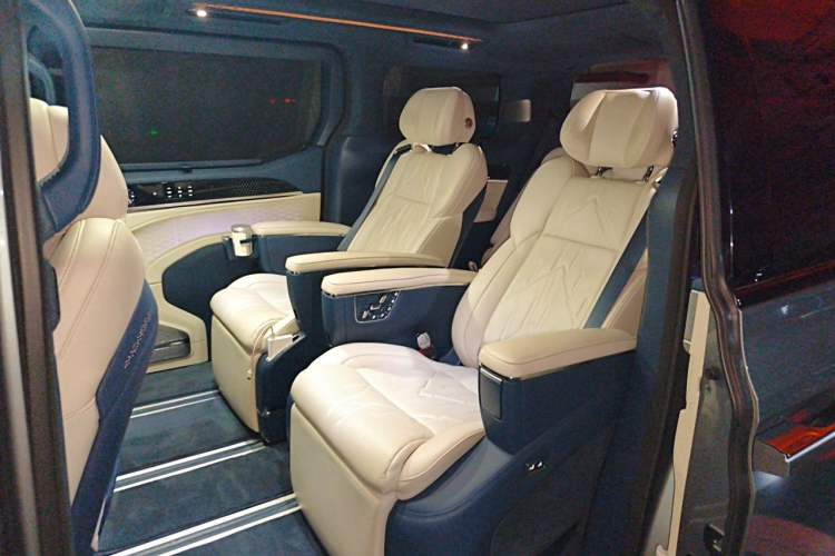 Used Zeekr 009 2024 7-Seater Aisle Version 108 kWh Left Rear Seat