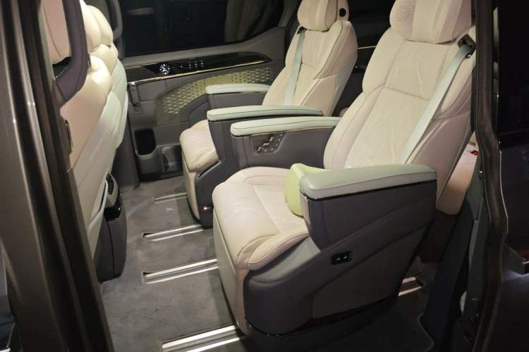 Used Zeekr 009 2024 7-Seater Aisle Version 108 kWh Left Rear Seat