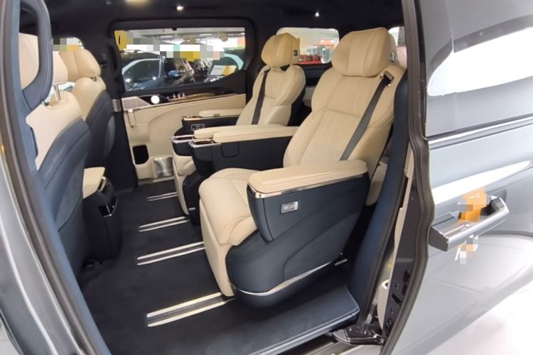 Used Zeekr 009 2024 Six-Seat Executive Version 4WD 108 kWh Left Rear Seat