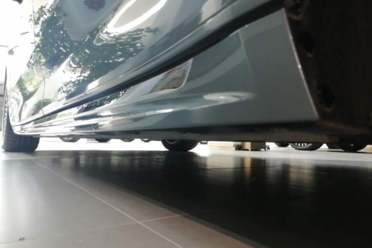 Used Zeekr 009 2024 Six-Seat Executive Version 4WD 108 kWh Left Side Sill