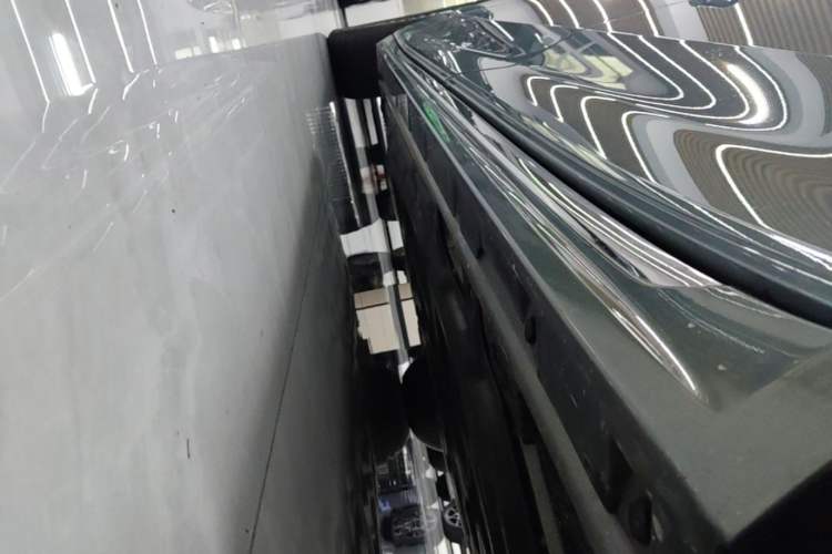 Used Zeekr 009 2024 7-Seater Aisle Version 108 kWh Left Side Sill