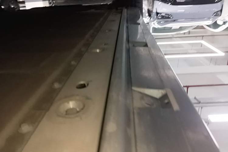 Used Zeekr 009 2024 Six-Seat Executive Version 4WD 108 kWh Left Side Sill