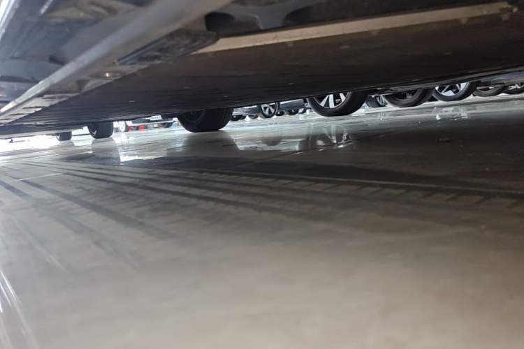 Used Zeekr 009 2024 Six-Seat Executive Version 4WD 108 kWh Left Side Sill