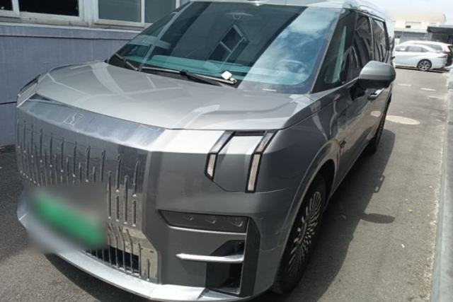 Used Zeekr 009 2024 7-Seater Aisle Version 108 kWh