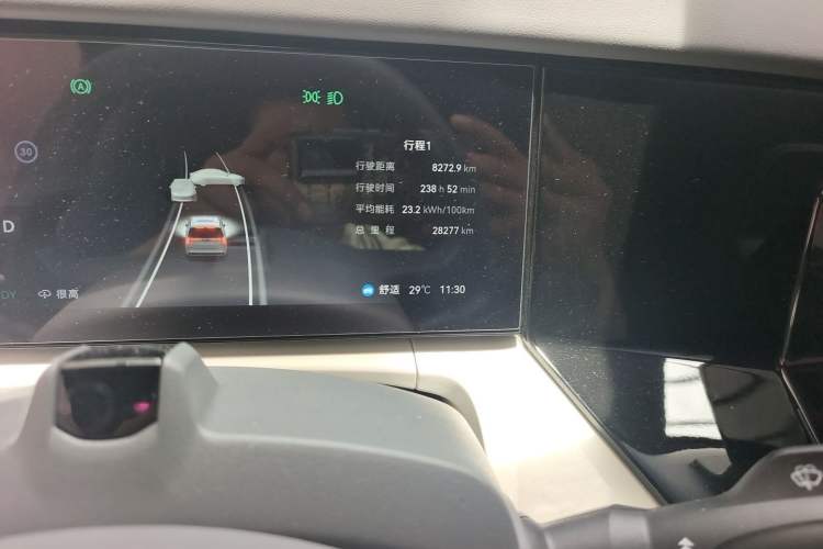 Used Zeekr 009 2024 7-Seater Aisle Version 108 kWh Odometer Close Up