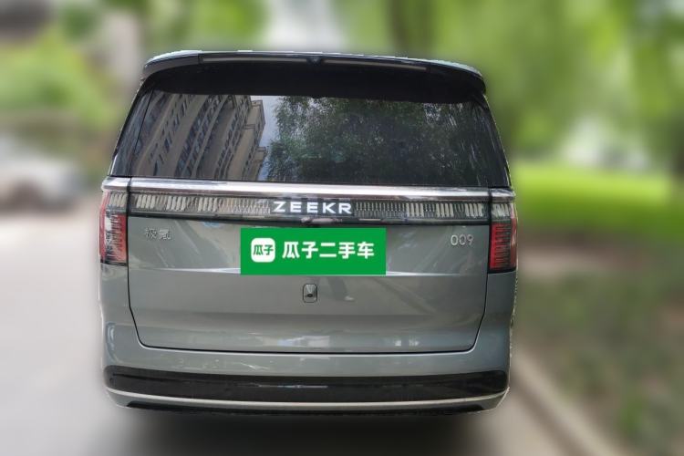 Used Zeekr 009 2024 7-Seater Walk-Through Version Four-Wheel Drive 108 kWh Rear