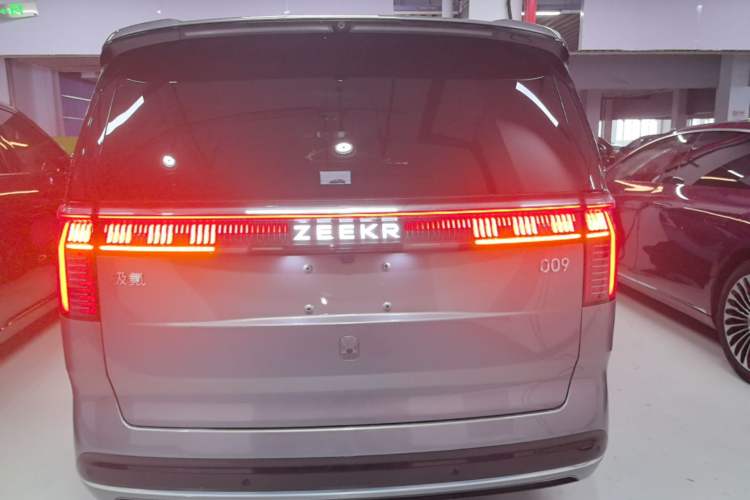 Used Zeekr 009 2024 Six-Seat Executive Version 4WD 140 kWh Rear
