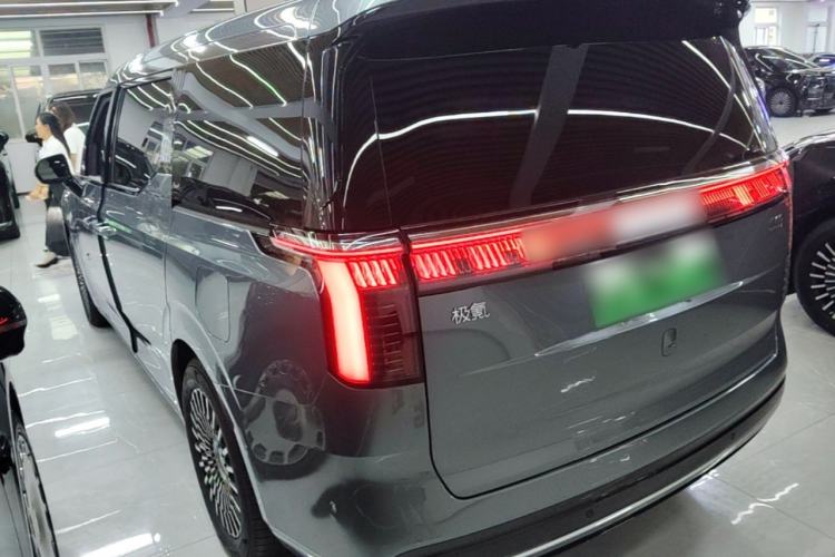 Used Zeekr 009 2024 7-Seater Aisle Version 108 kWh Rear Left 45 Deg