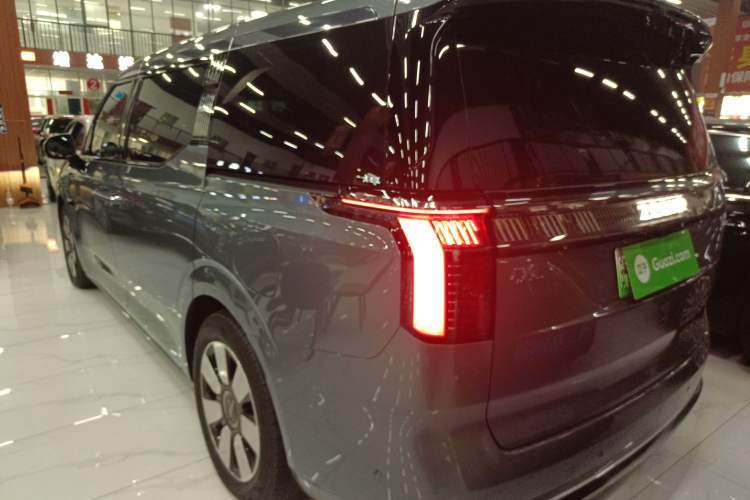Used Zeekr 009 2024 Six-Seat Executive Version 4WD 108 kWh Rear Left 45 Deg