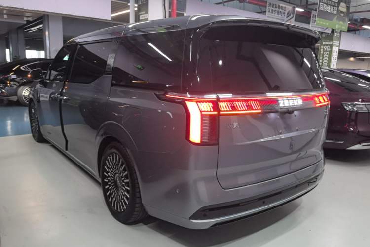 Used Zeekr 009 2024 Six-Seat Executive Version 4WD 140 kWh Rear Left 45 Deg