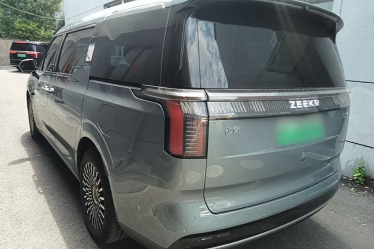 Used Zeekr 009 2024 7-Seater Aisle Version 108 kWh Rear Left 45 Deg