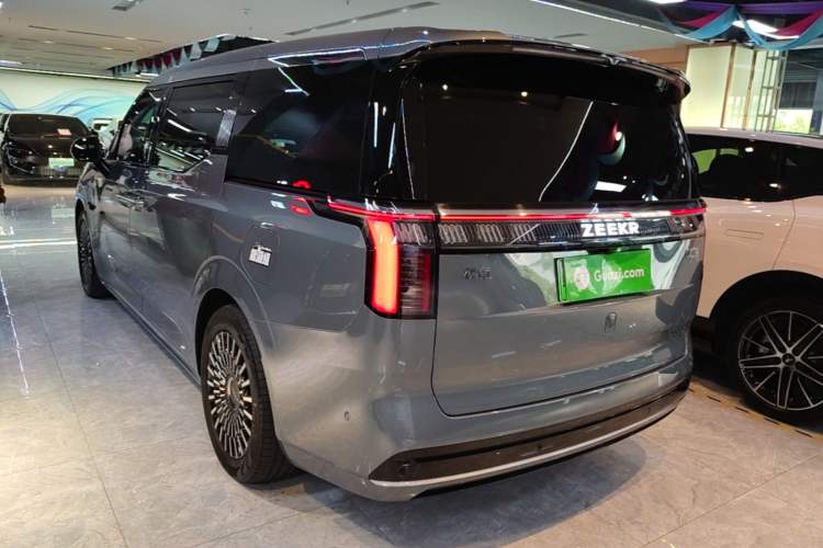 Used Zeekr 009 2024 Six-Seat Executive Version 4WD 108 kWh Rear Left 45 Deg