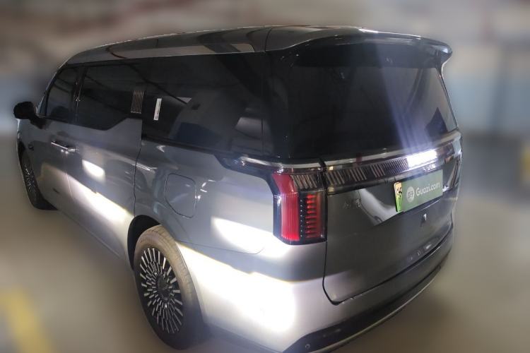 Used Zeekr 009 2024 7-Seater Walk-Through Version Four-Wheel Drive 108 kWh Rear Left 45 Deg