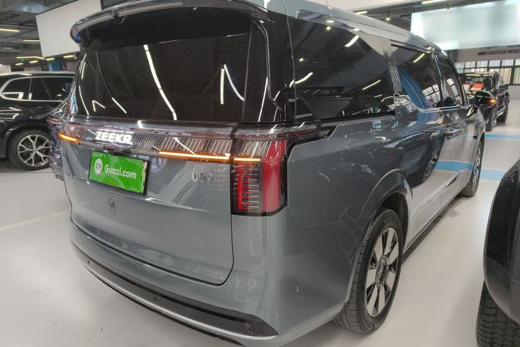 Used Zeekr 009 2024 7-Seater Walk-Through Version Four-Wheel Drive 108 kWh Rear Right 45 Deg