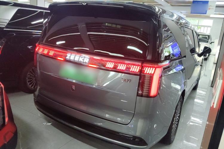 Used Zeekr 009 2024 Six-Seat Executive Version 4WD 108 kWh Rear Right 45 Deg