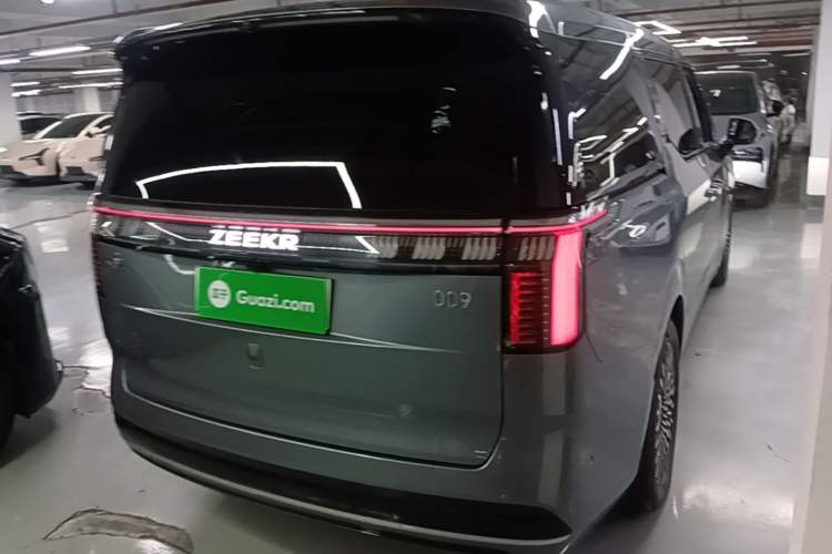 Used Zeekr 009 2024 Six-Seat Executive Version 4WD 108 kWh Rear Right 45 Deg