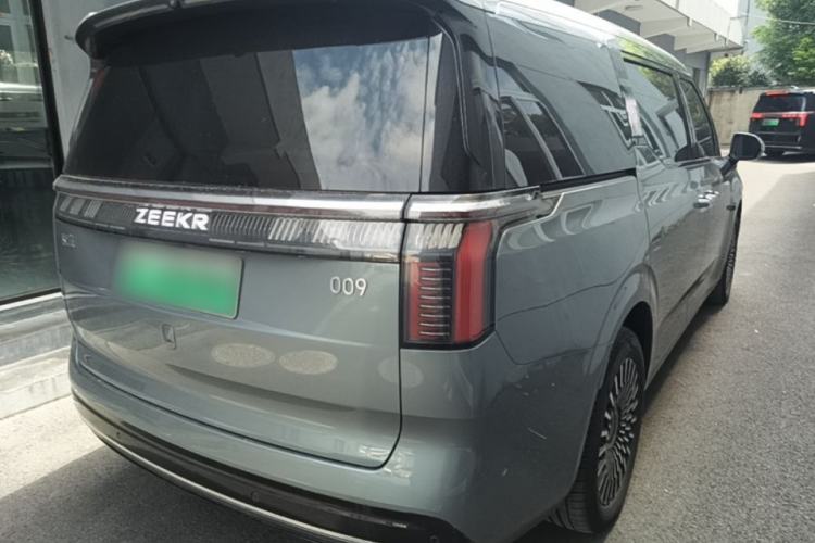 Used Zeekr 009 2024 7-Seater Aisle Version 108 kWh Rear Right 45 Deg