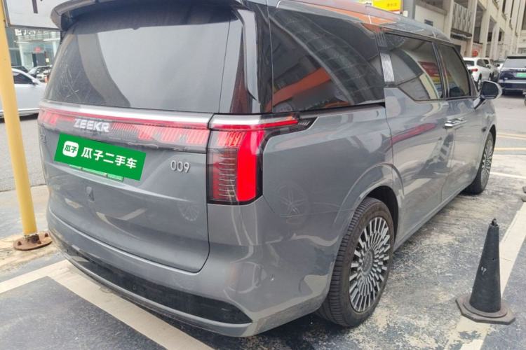 Used Zeekr 009 2024 7-Seater Walk-through Version 4WD 140 kWh Rear Right 45 Deg