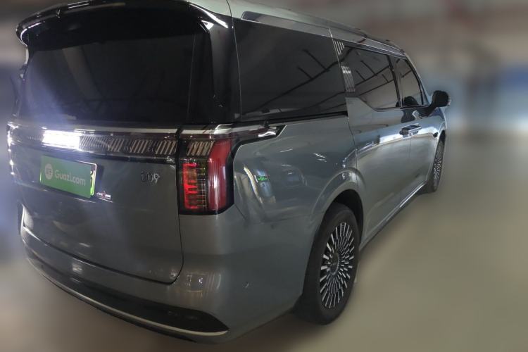 Used Zeekr 009 2024 7-Seater Walk-Through Version Four-Wheel Drive 108 kWh Rear Right 45 Deg