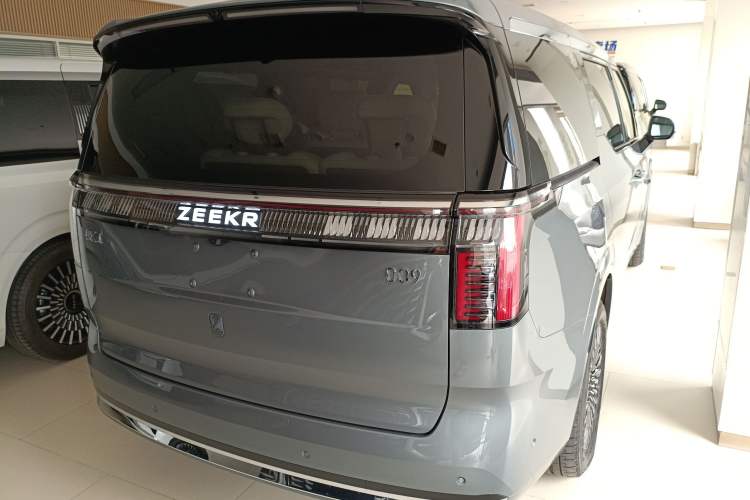 Used Zeekr 009 2024 Six-Seat Executive Version 4WD 108 kWh Rear Right 45 Deg