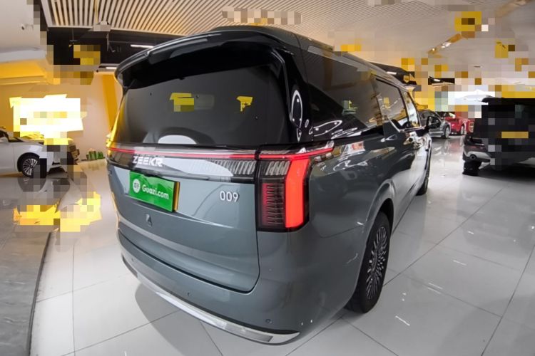 Used Zeekr 009 2024 Six-Seat Executive Version 4WD 108 kWh Rear Right 45 Deg